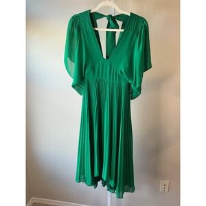 Club Monaco Emerald Green Pleated V Neck Butterfly Sleeve Tie Back Dress Size 00
